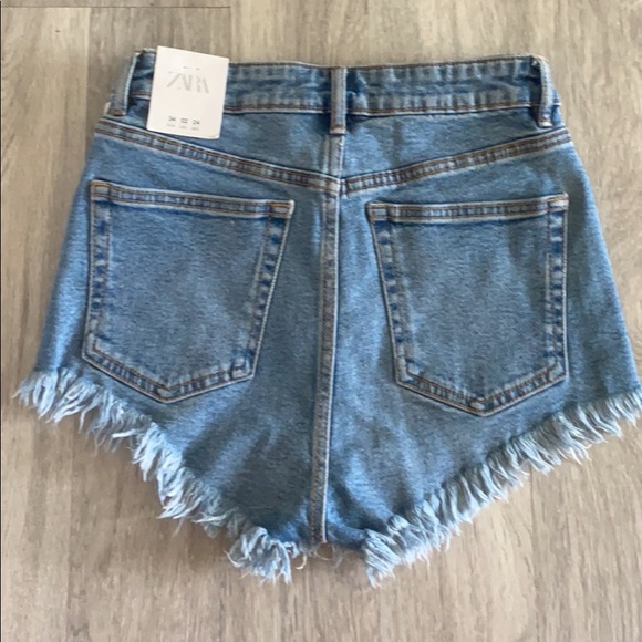 Zara Denim Shorts - Picture 2 of 5